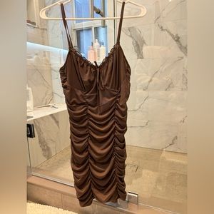 NWT H&M women’s ruched brown party / going out dress! NEW